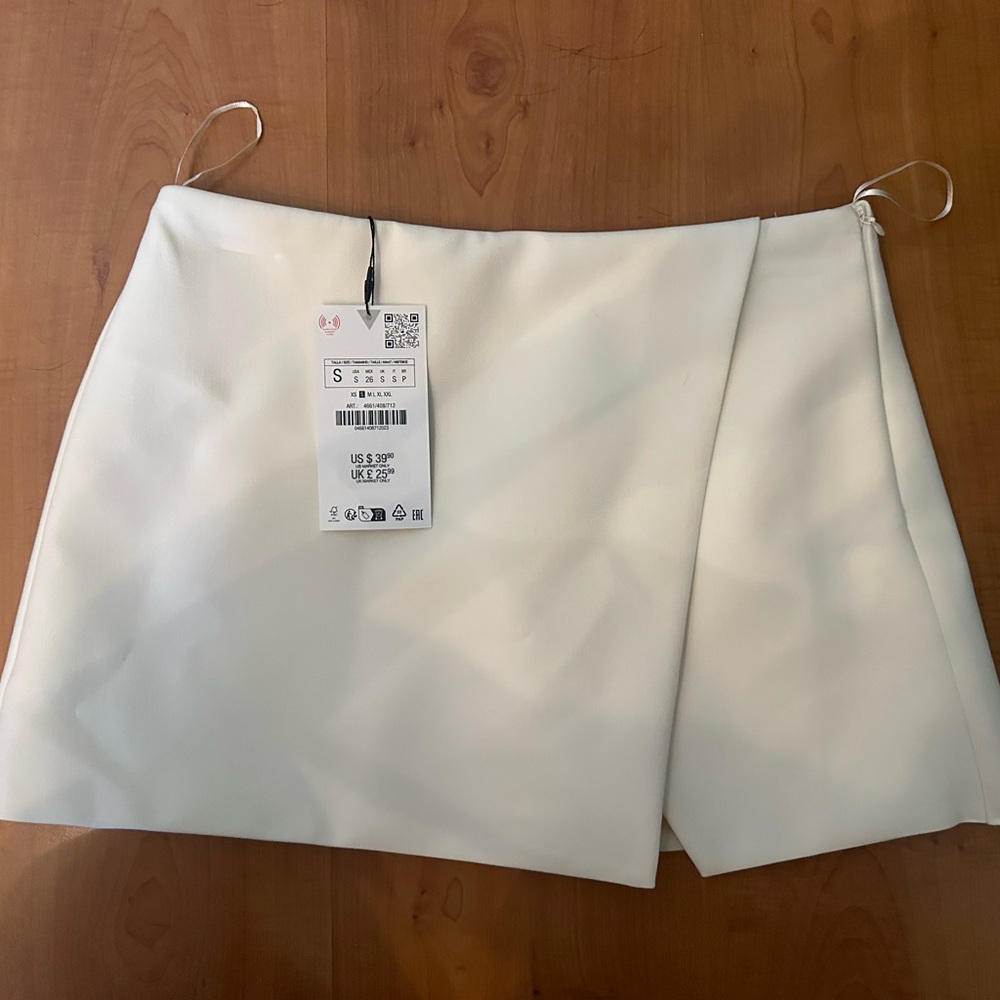 Zara white skort NWT